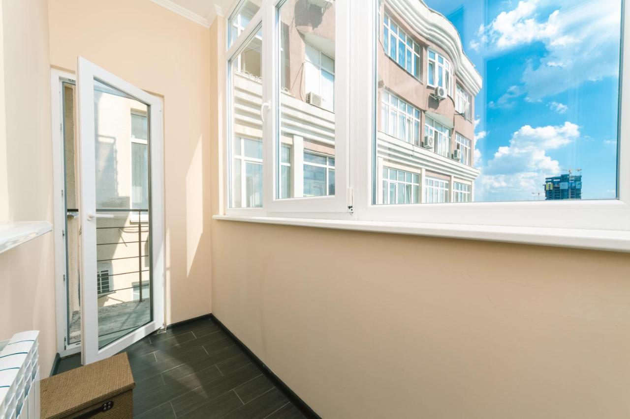 1К Люкс На Жилянская 118 Appartement Kiev Buitenkant foto